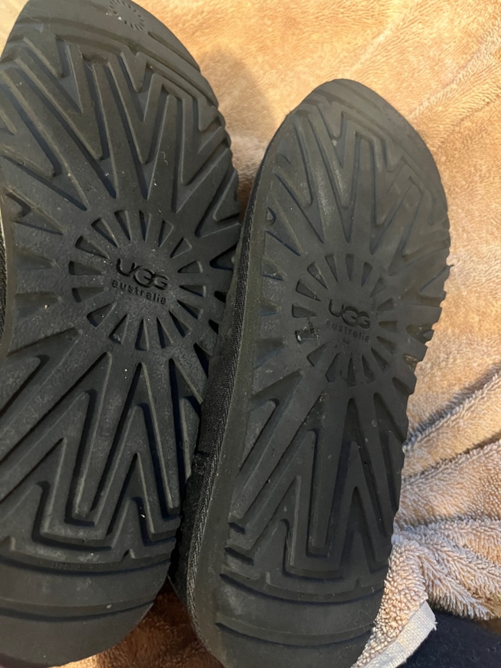UGG Black Short Suede Boot with Branded Heel - Picture 3 of 5